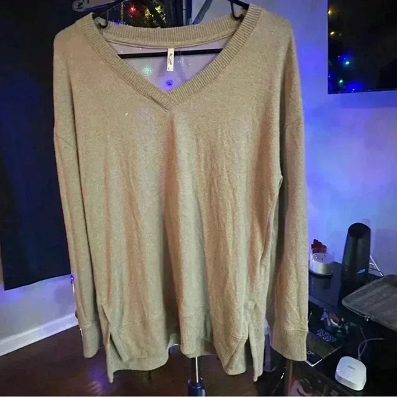 Small BE COOL Heathered V Neck Tan Sweater - Picture 8 of 10